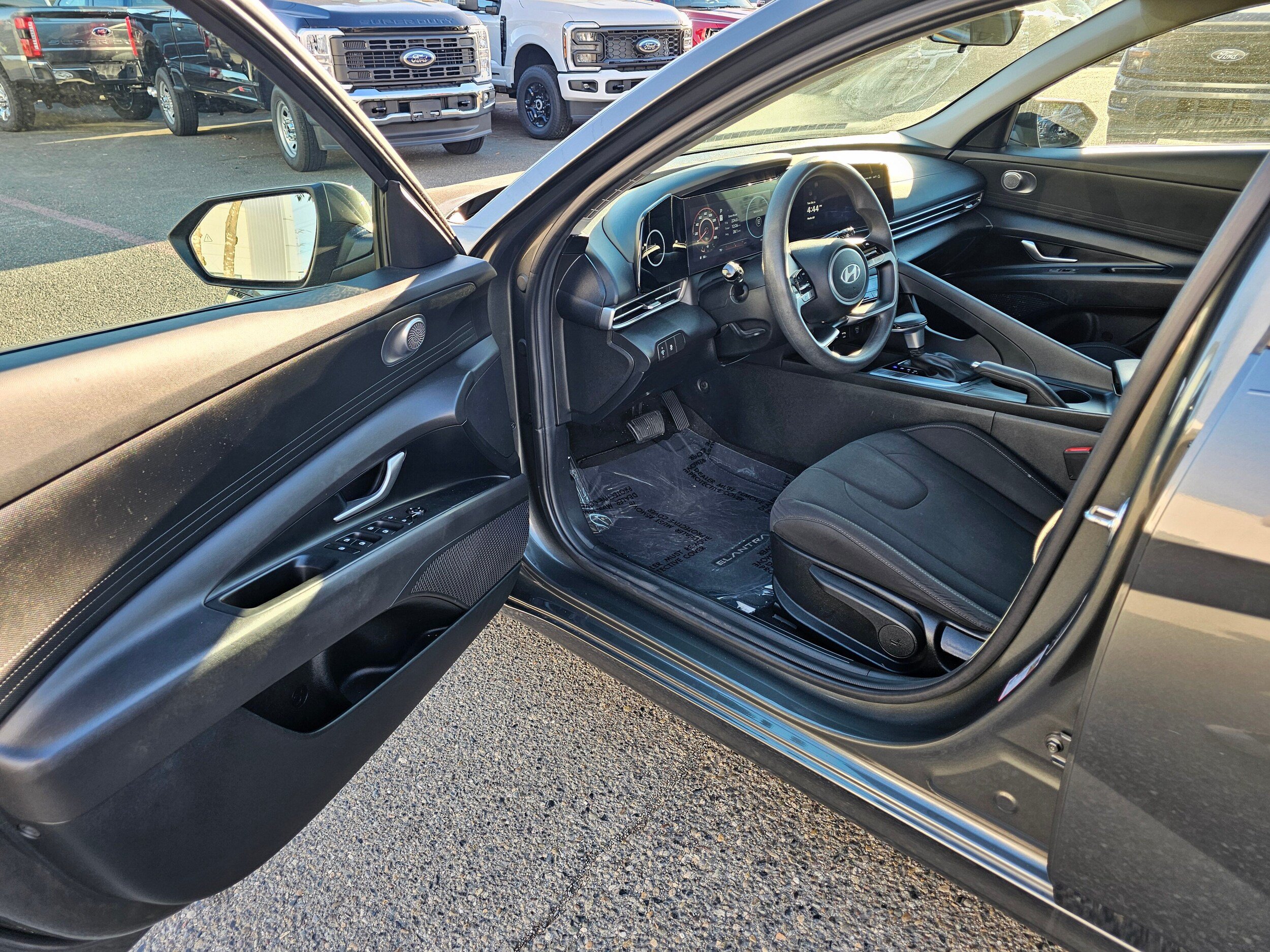 Used 2024 Hyundai Elantra SEL FWD image 19