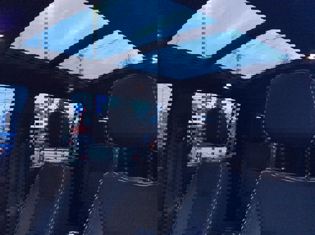 Used 2023 Chevrolet Suburban Premier image 43