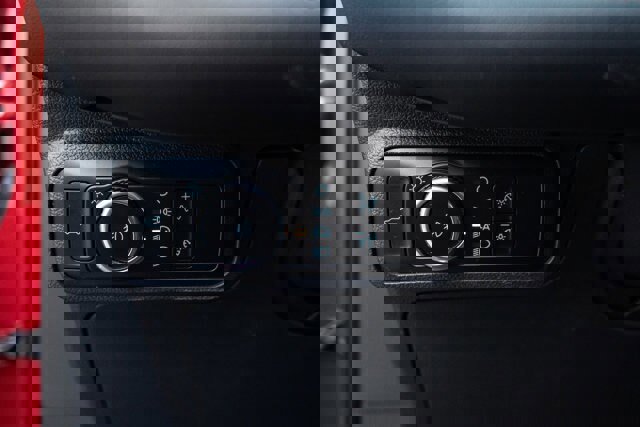 Certified 2025 Ford Explorer ST-Line w/ Premium Package image 16