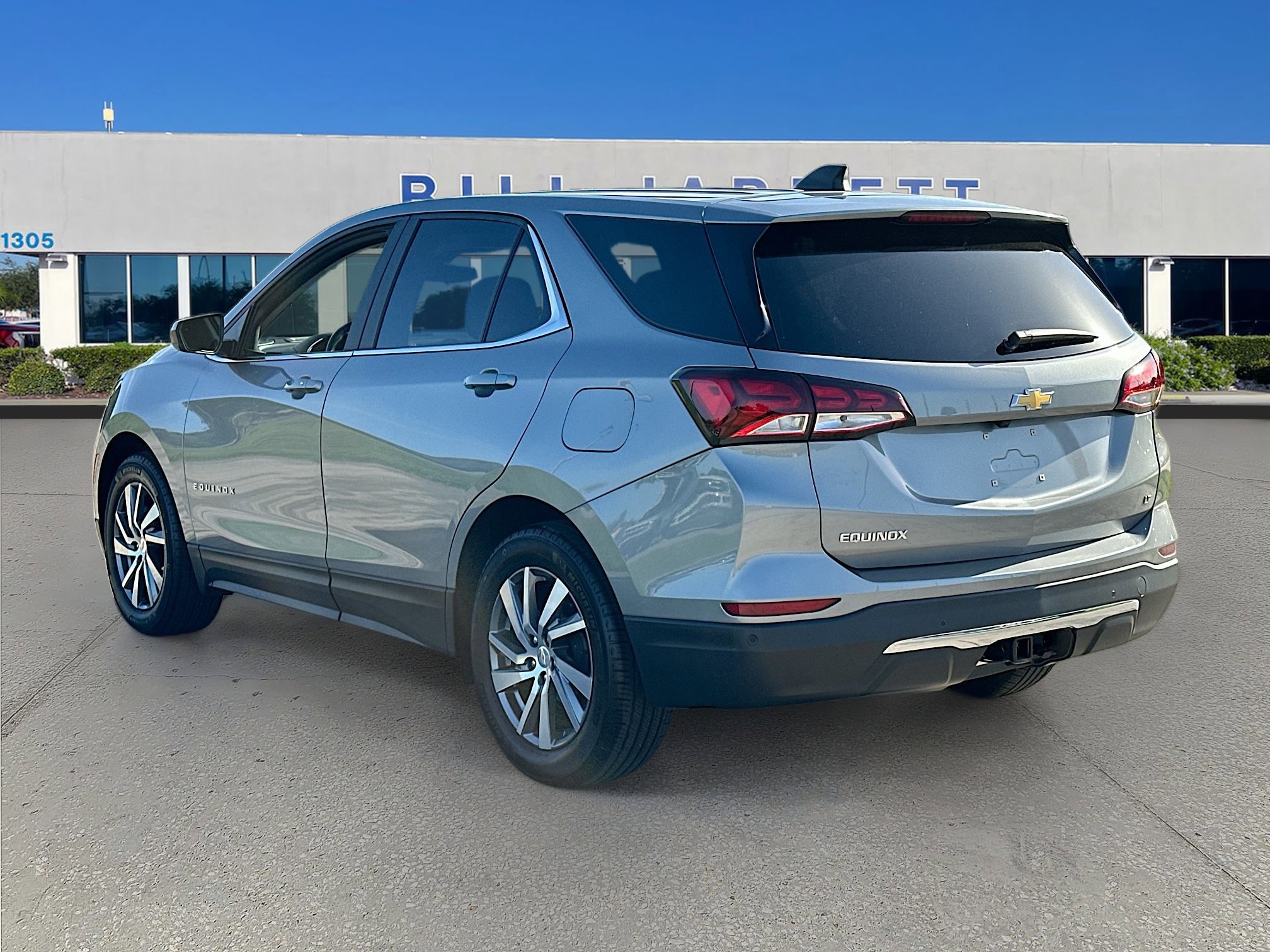 Used 2024 Chevrolet Equinox LT image 3