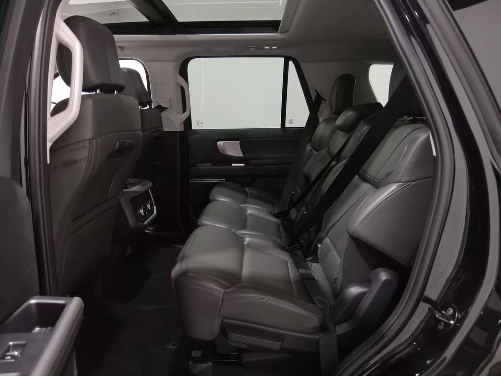 Certified 2025 Ford Expedition Active AWD/4WD image 13