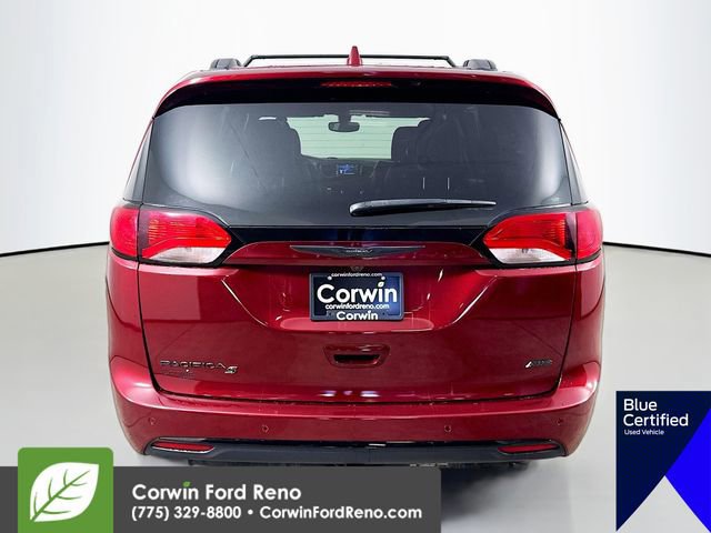 Used 2020 Chrysler Pacifica Touring-L image 5