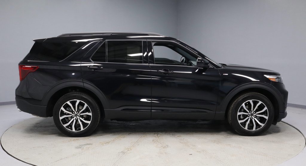 Certified 2024 Ford Explorer ST-Line w/ Class IV Trailer Tow Package image 6