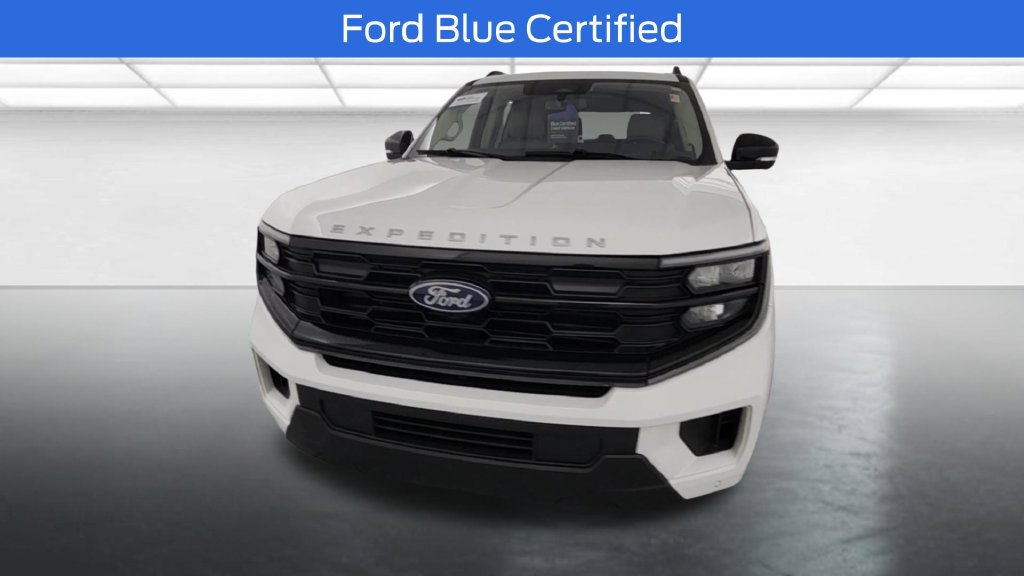 Certified 2025 Ford Expedition Active AWD/4WD image 2