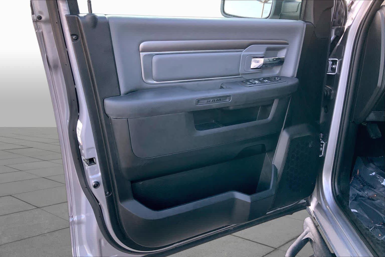 Used 2021 RAM 1500 Classic SLT RWD image 20