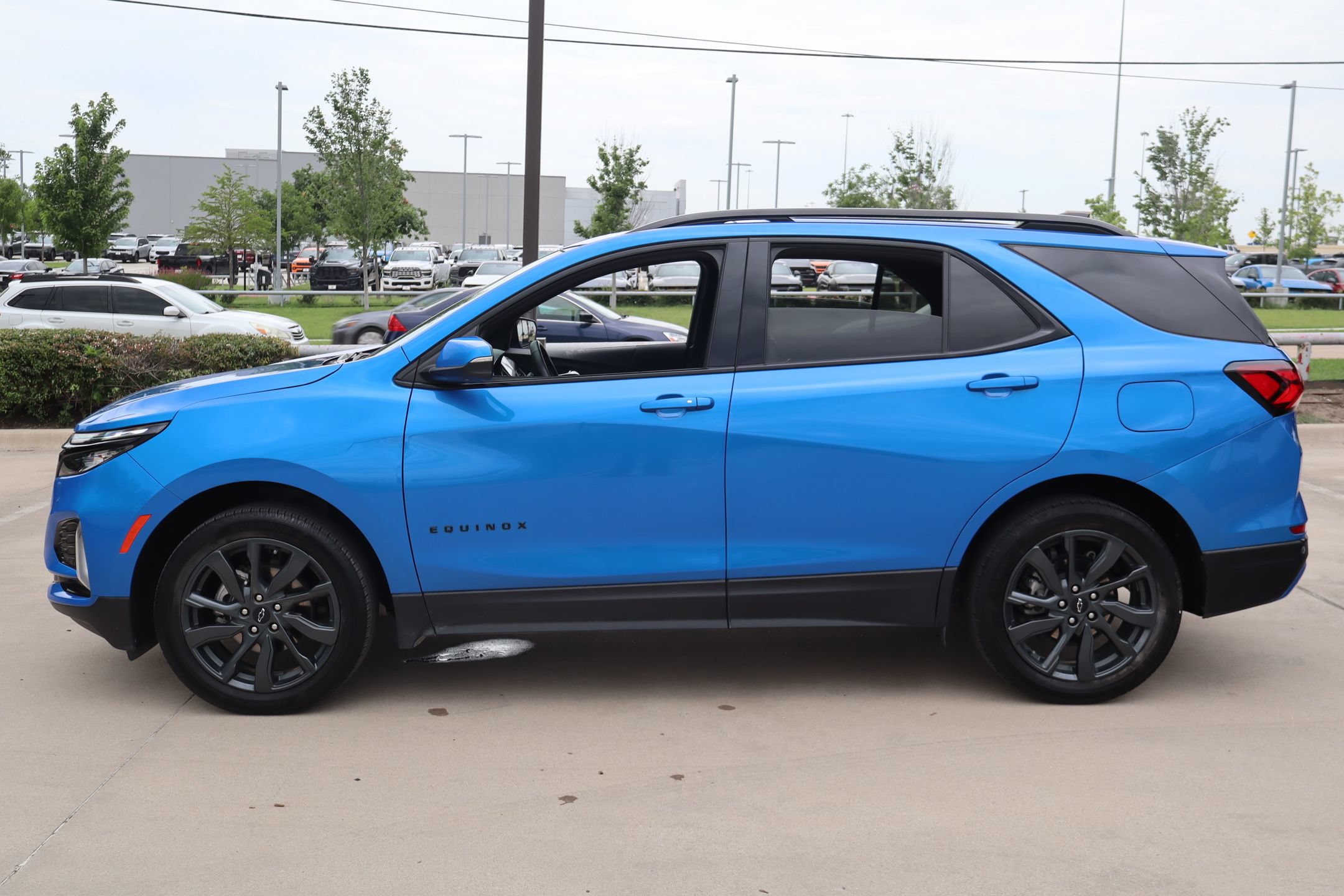 Used 2024 Chevrolet Equinox RS AWD/4WD image 7
