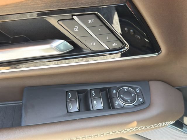 Used 2025 GMC Yukon Denali Ultimate AWD/4WD image 22