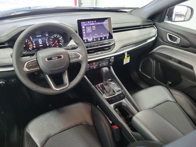 Used 2024 Jeep Compass Latitude w/ Convenience Group image 23