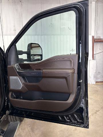 Certified 2023 Ford F250 King Ranch w/ FX4 Off-Road Package AWD/4WD image 19