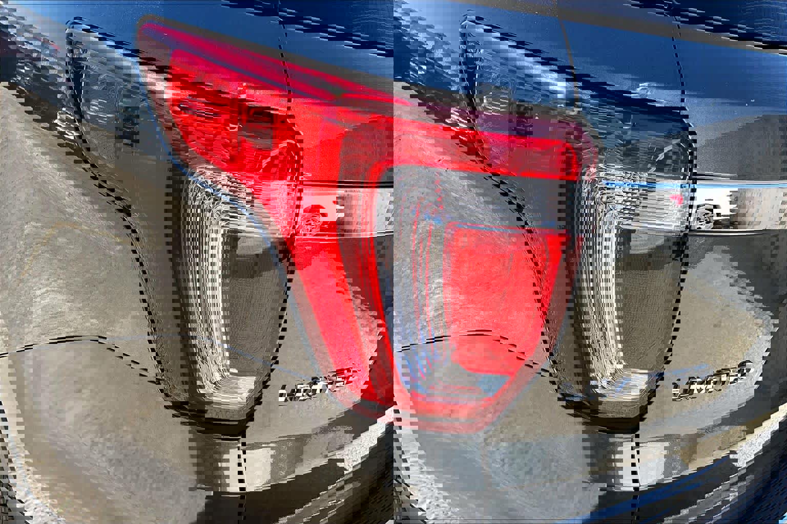 Certified 2019 Ford Explorer Limited w/ Class III Trailer Tow Package image 29