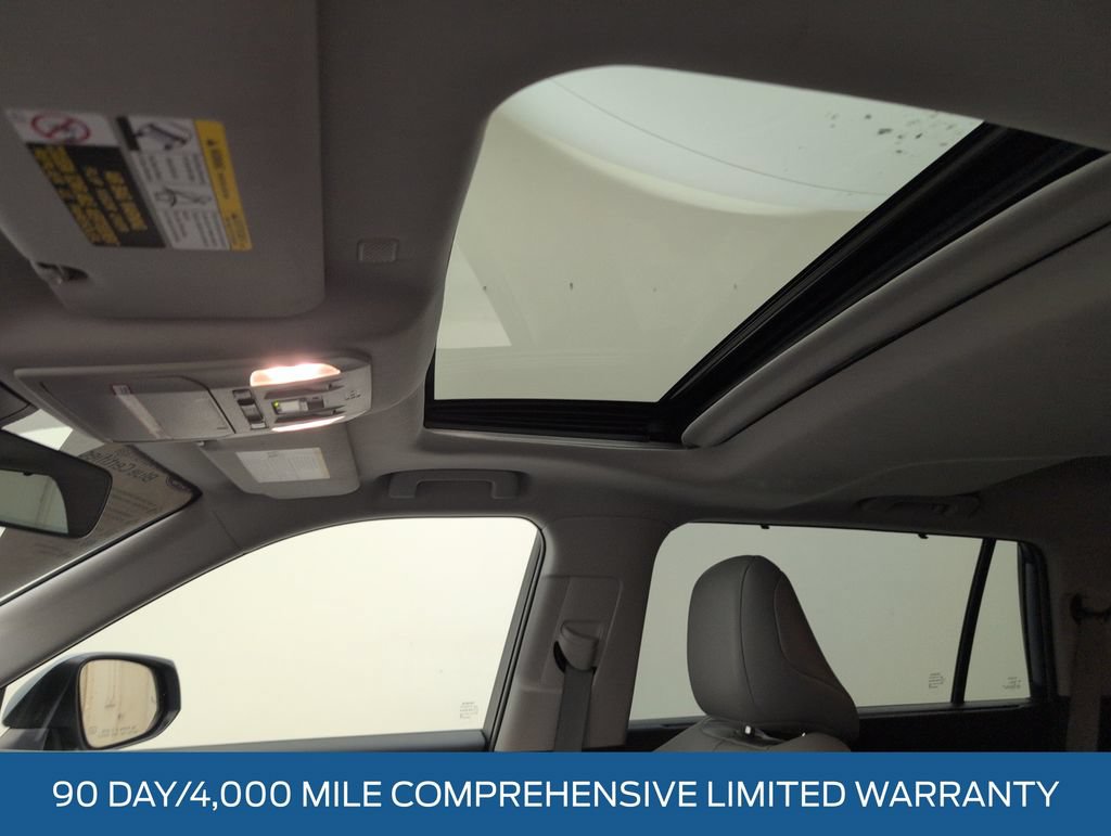 Used 2021 Toyota Highlander XLE FWD image 9