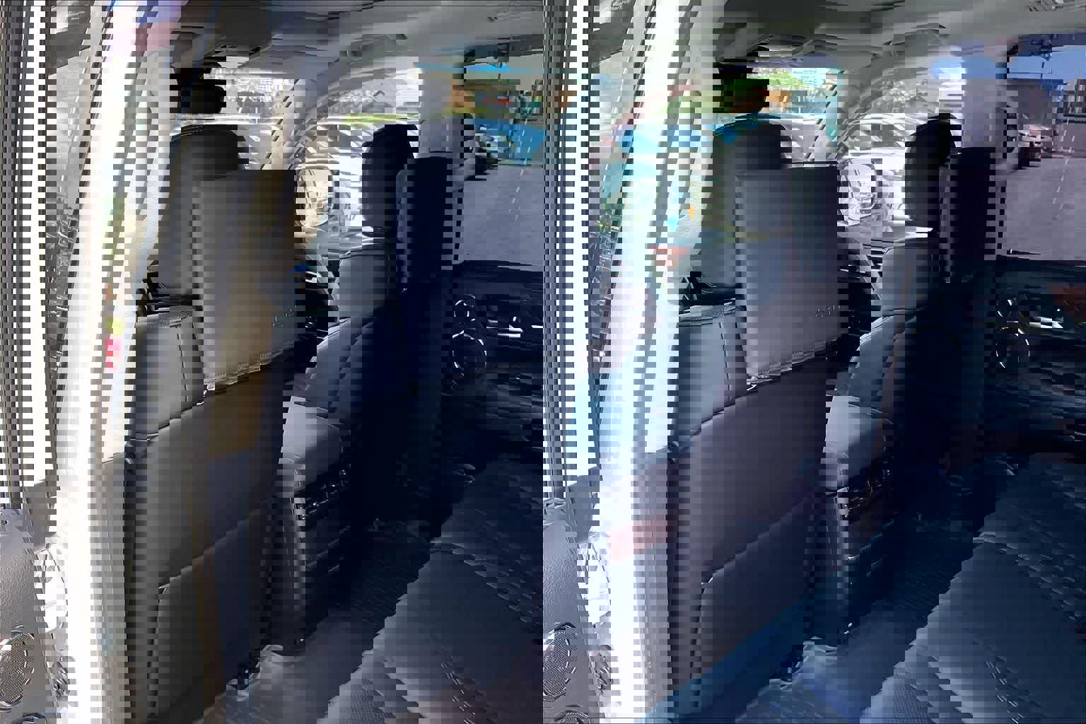 Used 2019 Lexus LX 570 4WD image 14