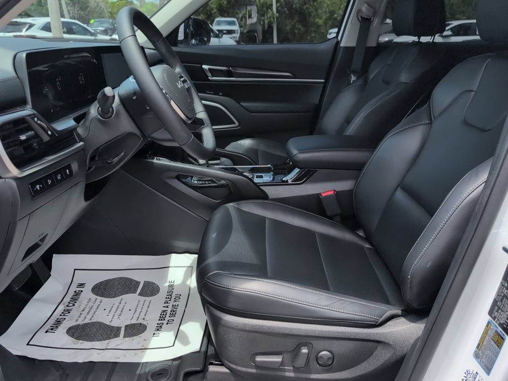 Used 2025 Kia Telluride S FWD image 8