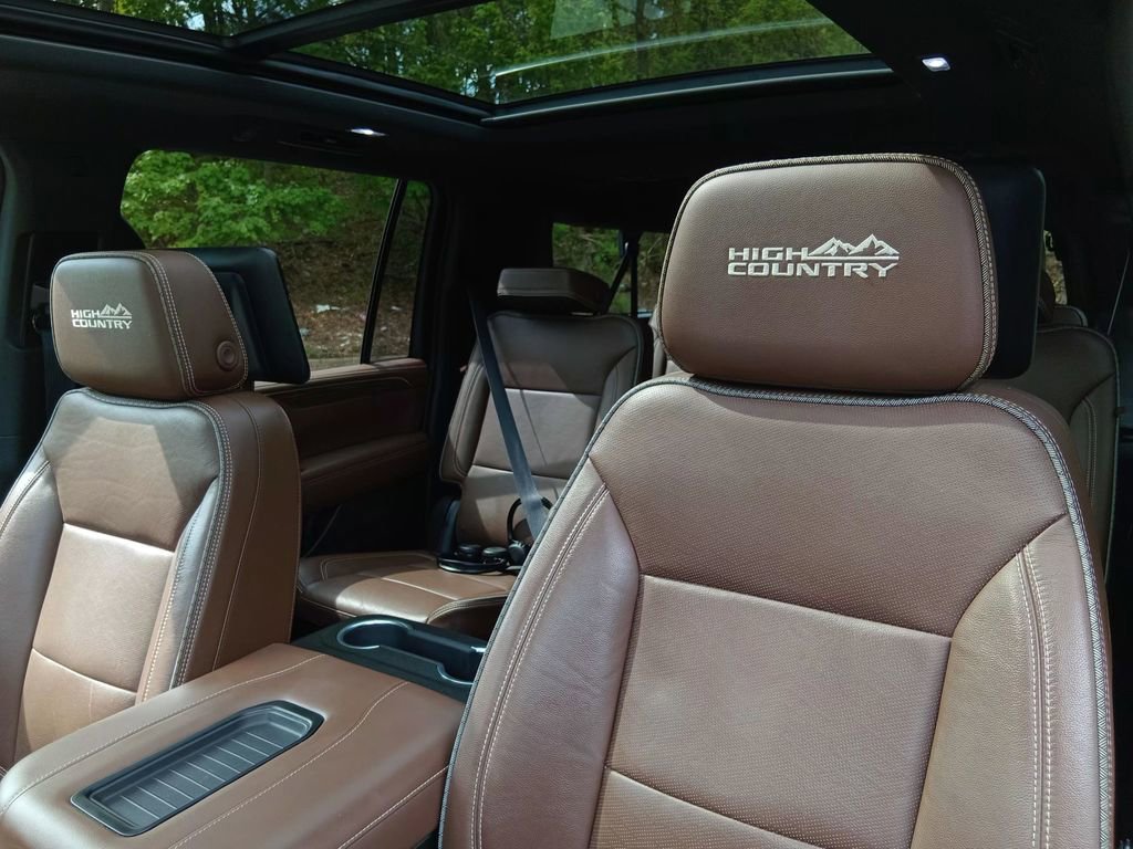 Used 2021 Chevrolet Suburban High Country image 18