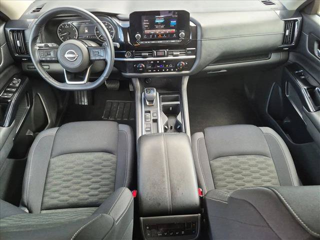 Used 2022 Nissan Pathfinder SV w/ SV Black Package FWD image 17