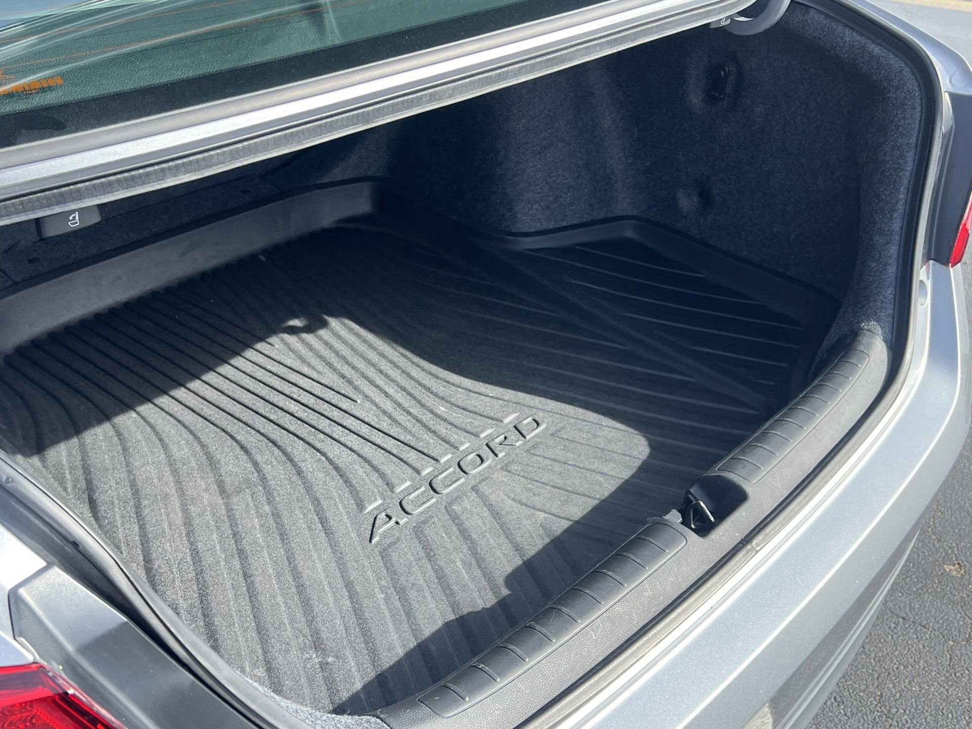 Used 2021 Honda Accord Sport image 28