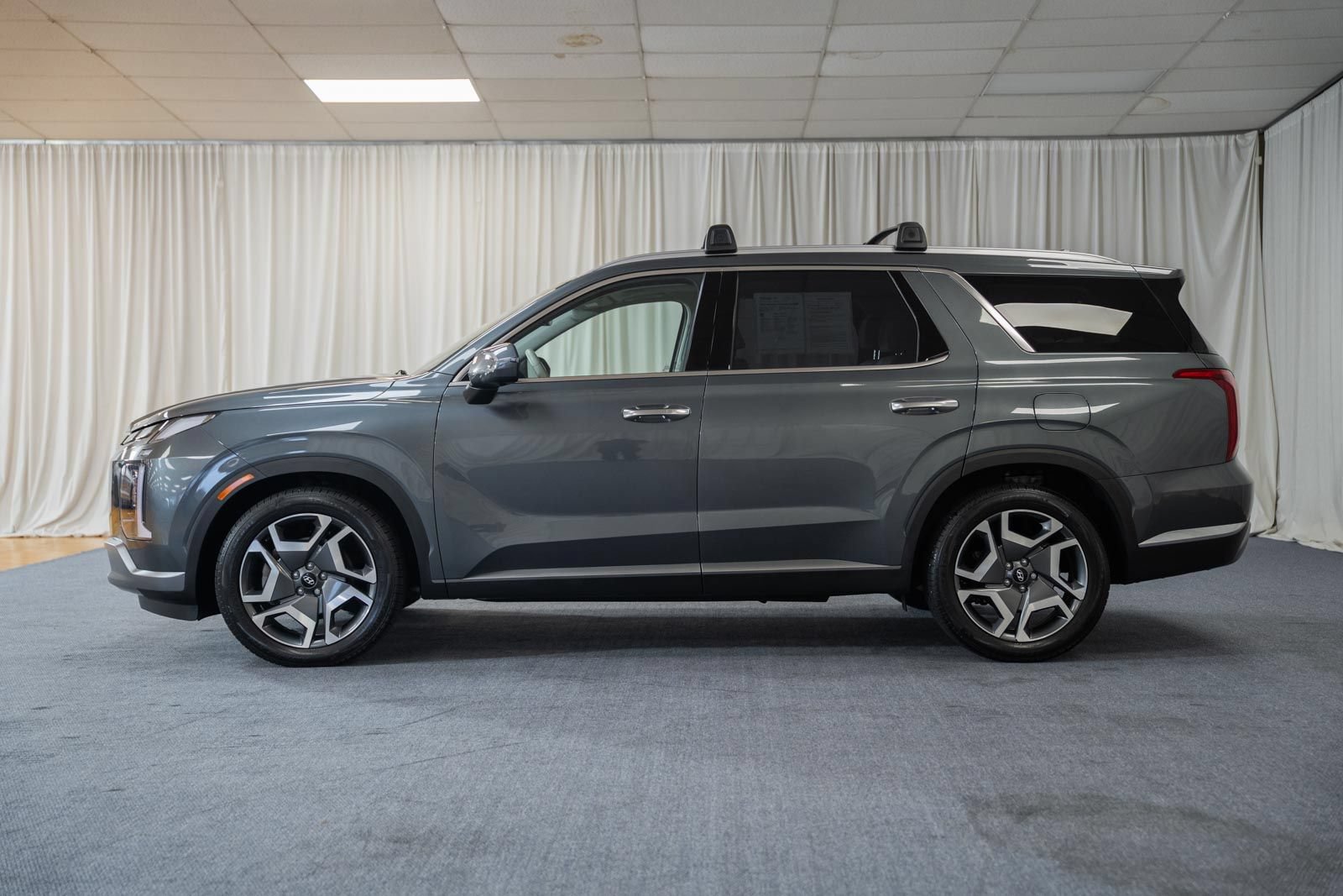 Used 2023 Hyundai Palisade Limited FWD image 4