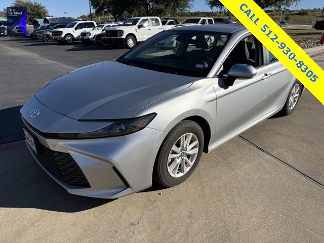 Used 2025 Toyota Camry LE image 7