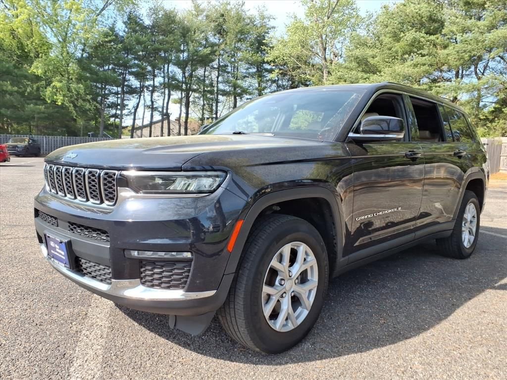 Used 2023 Jeep Grand Cherokee L Limited AWD/4WD image 5