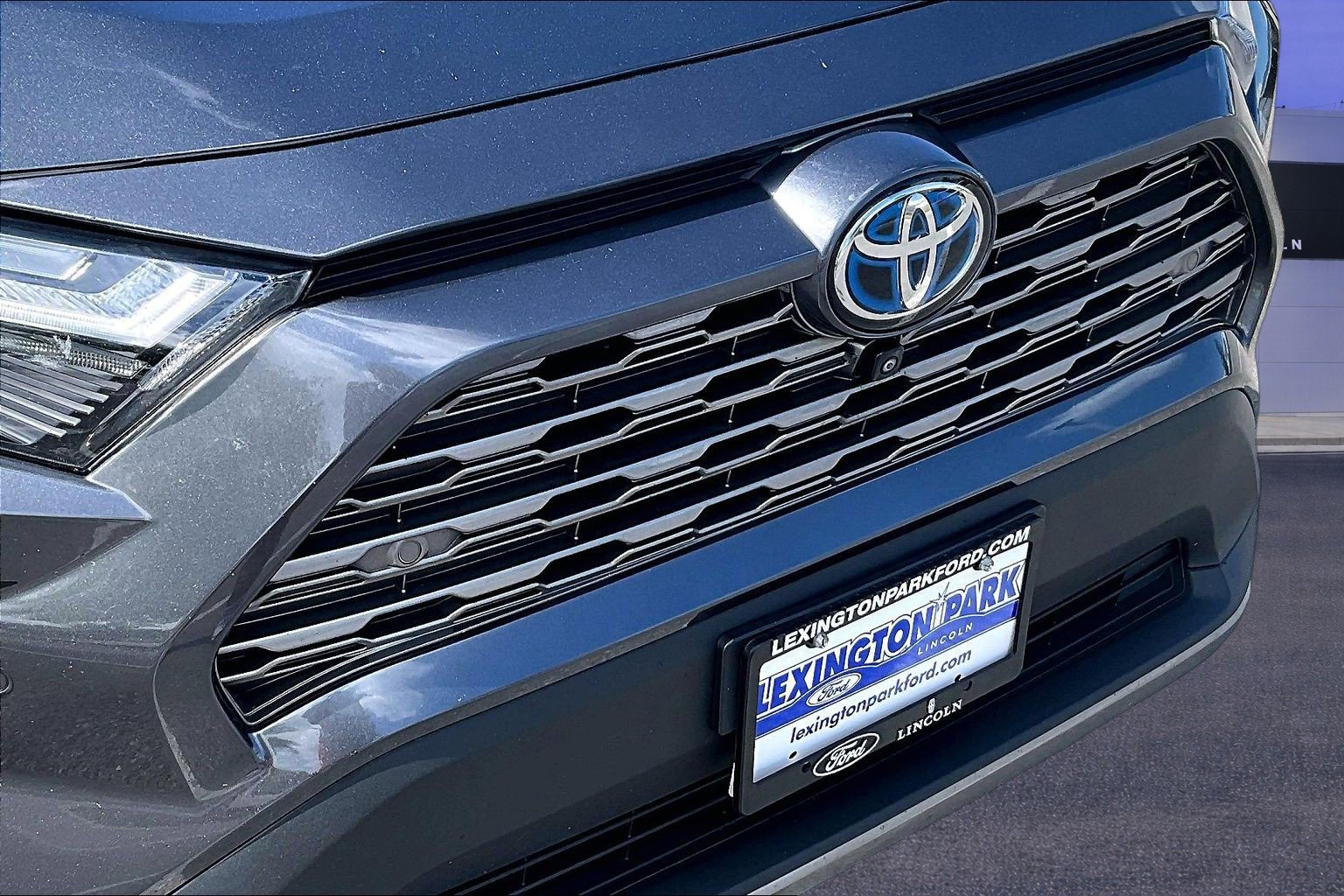 Used 2023 Toyota RAV4 Limited AWD/4WD image 33