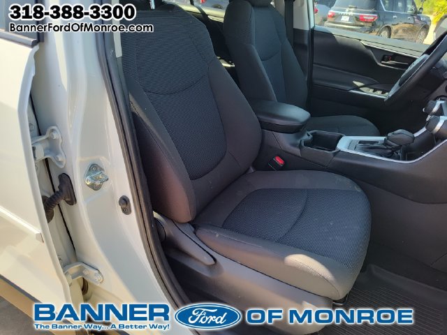Used 2022 Toyota RAV4 LE FWD image 22