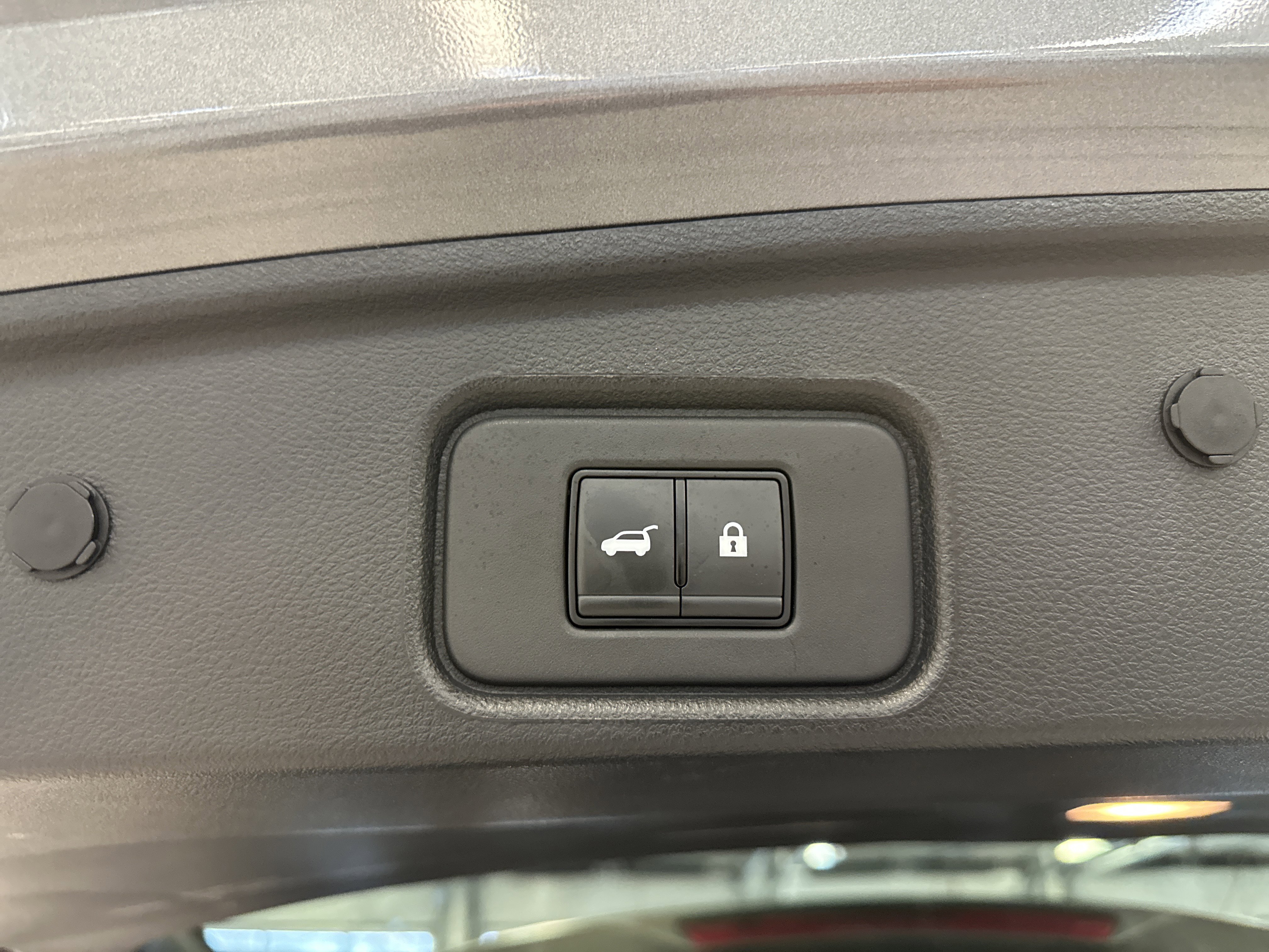 Used 2023 Nissan Pathfinder Platinum image 32