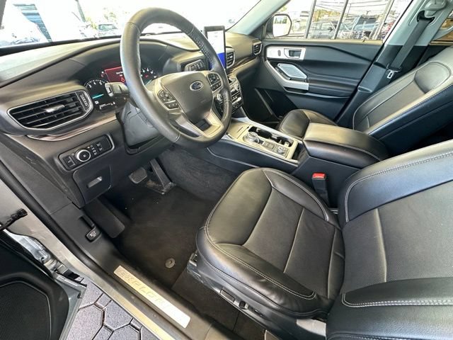 Certified 2024 Ford Explorer Limited w/ Limited Technology Package AWD/4WD image 18