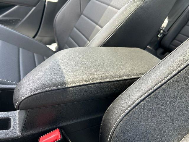 Used 2023 Volkswagen Jetta SE w/ Panoramic Sunroof Package FWD image 39