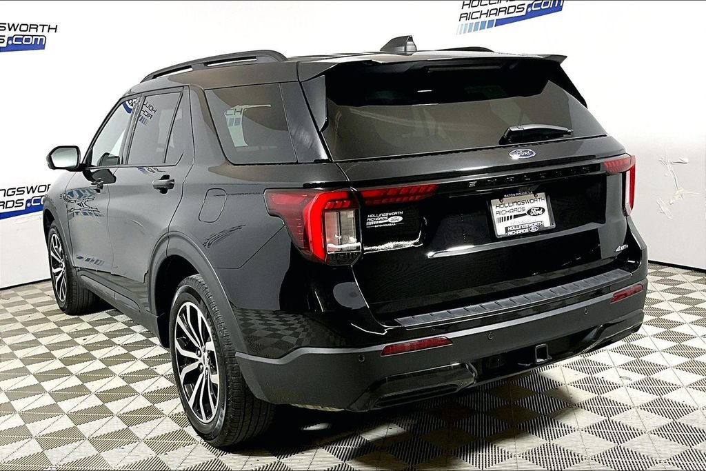 Certified 2025 Ford Explorer ST-Line AWD/4WD image 8