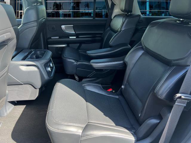 Certified 2025 Ford Expedition Platinum w/ Driver's Package AWD/4WD image 13