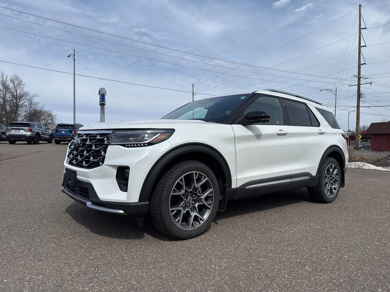 Certified 2025 Ford Explorer Platinum w/ Ultimate Package AWD/4WD image 2