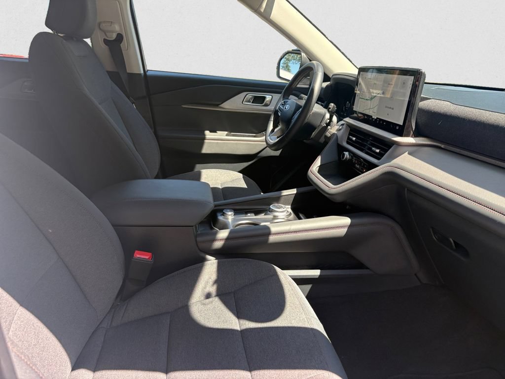 Certified 2025 Ford Explorer Active AWD/4WD image 26