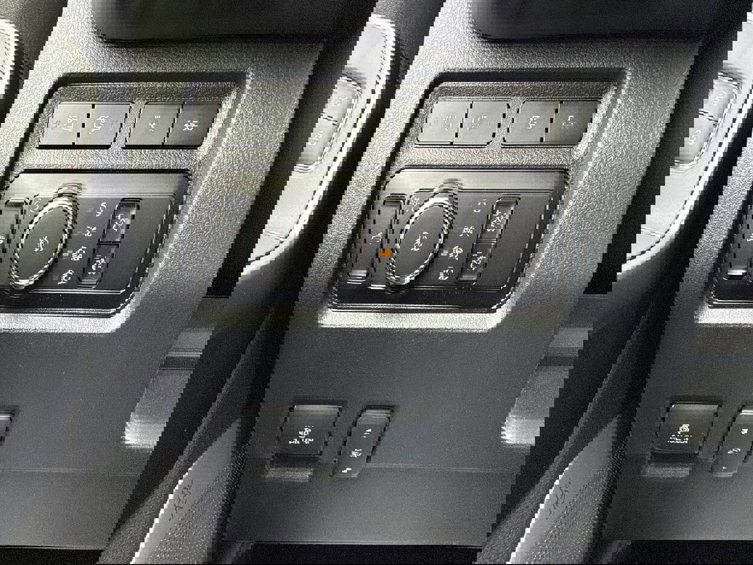 Certified 2024 Ford F350 Platinum image 32