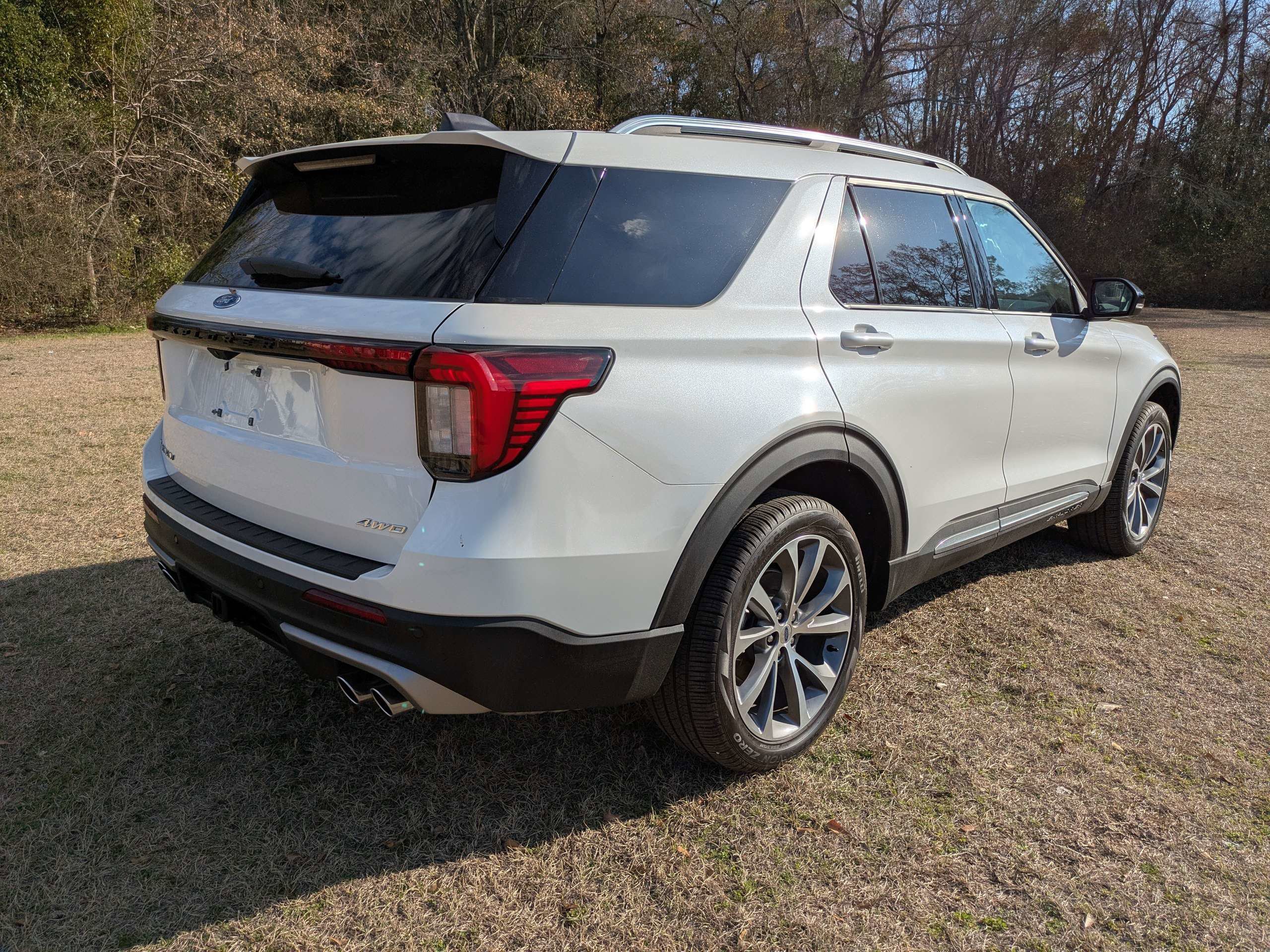 Certified 2025 Ford Explorer Platinum w/ Ultimate Package AWD/4WD image 5