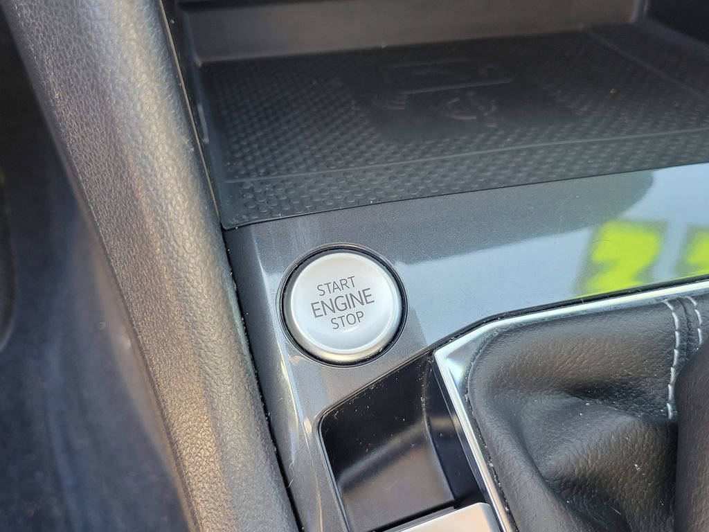 Used 2022 Volkswagen Tiguan SE image 28