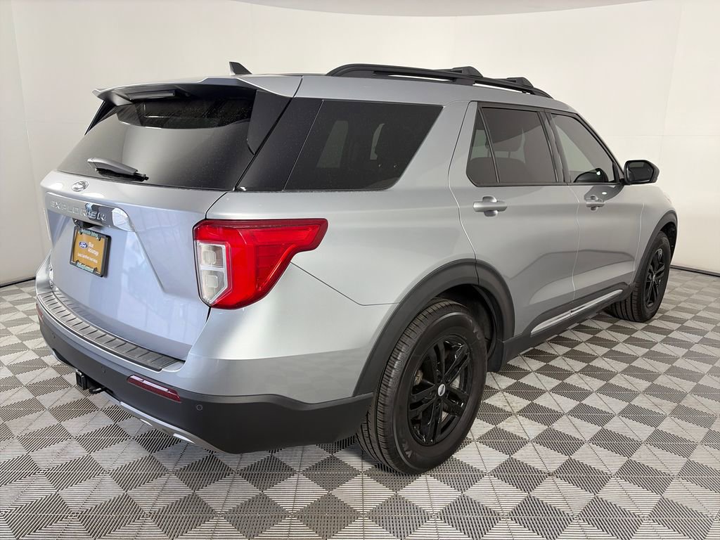 Certified 2021 Ford Explorer XLT w/ Equipment Group 202A AWD/4WD image 7