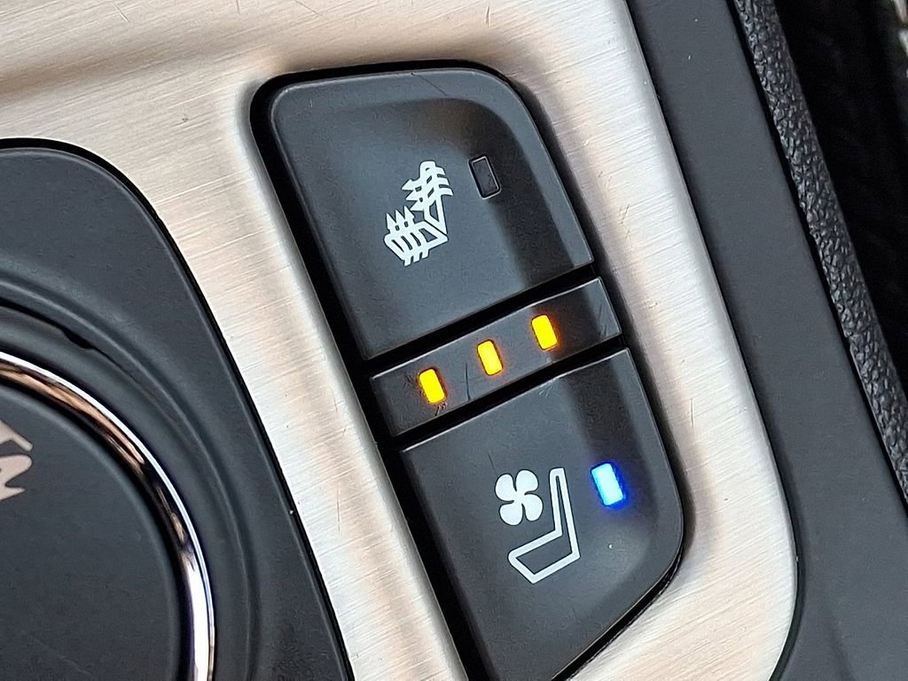 Used 2024 GMC Terrain Denali w/ Denali Premium Package image 26