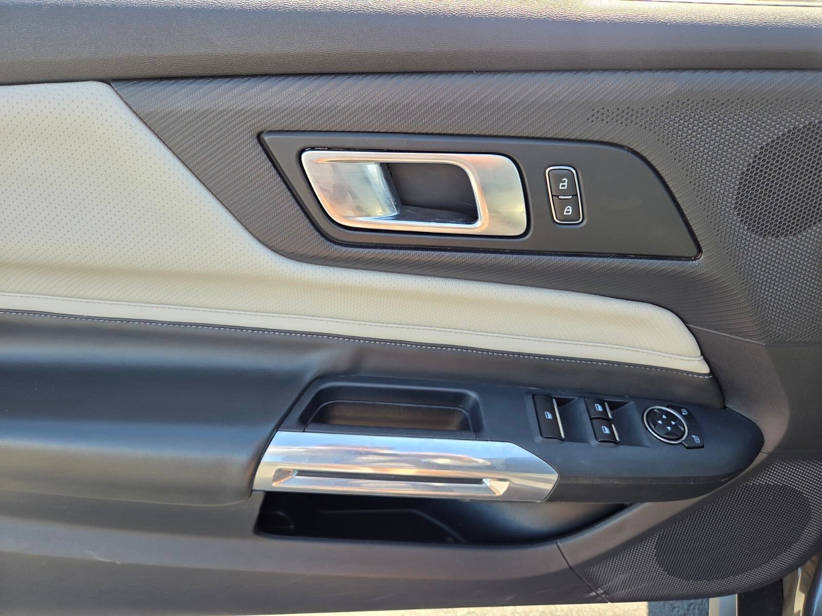 Certified 2024 Ford Mustang Premium RWD image 17