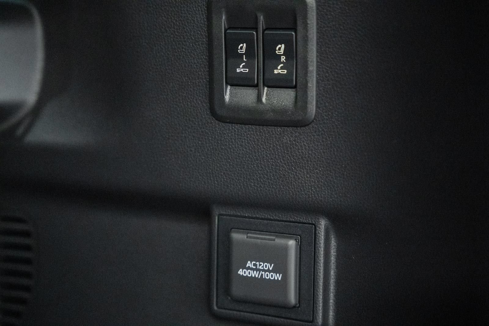 Used 2025 Lexus GX 550 w/ Cold Area Package AWD/4WD image 11