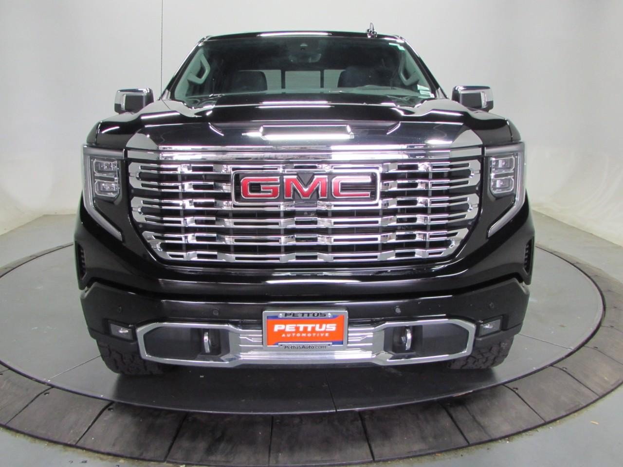 Used 2023 GMC Sierra 1500 Denali w/ Denali Reserve Package AWD/4WD image 2