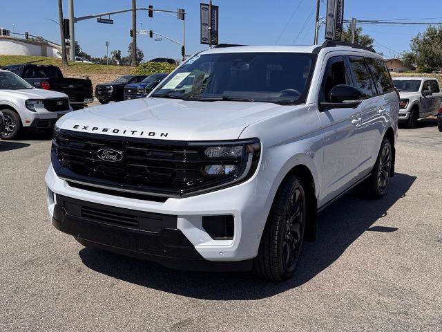 Certified 2025 Ford Expedition Platinum w/ Stealth Appearance Package AWD/4WD image 7