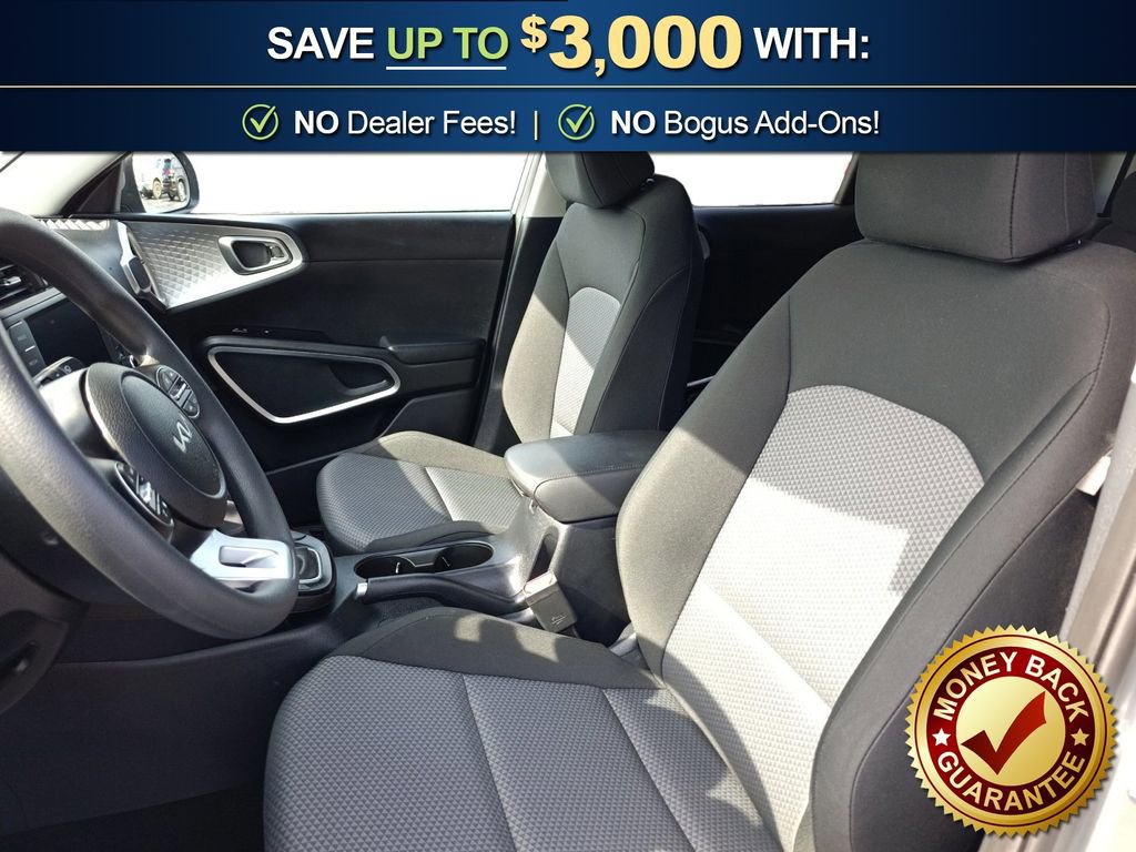 Used 2025 Kia Soul LX w/ LX Technology Package FWD image 14