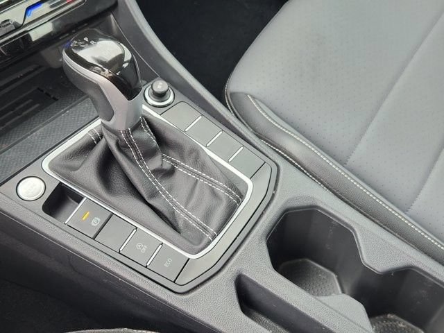 Used 2025 Volkswagen Jetta SE FWD image 18