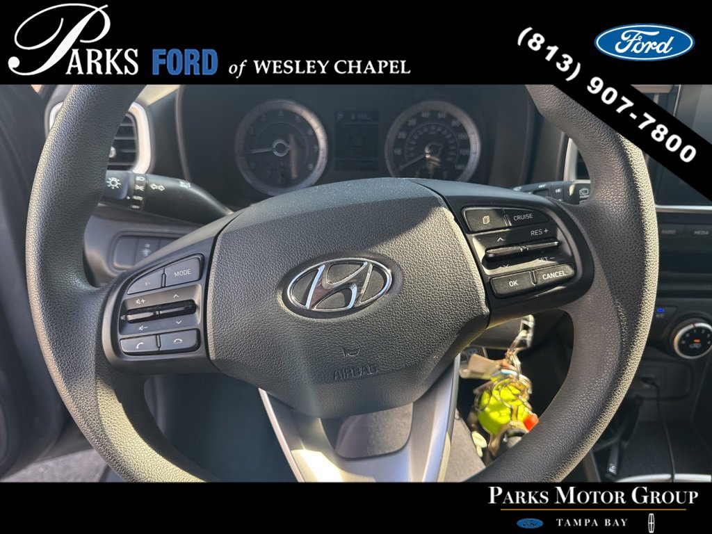 Used 2020 Hyundai Venue SE image 5