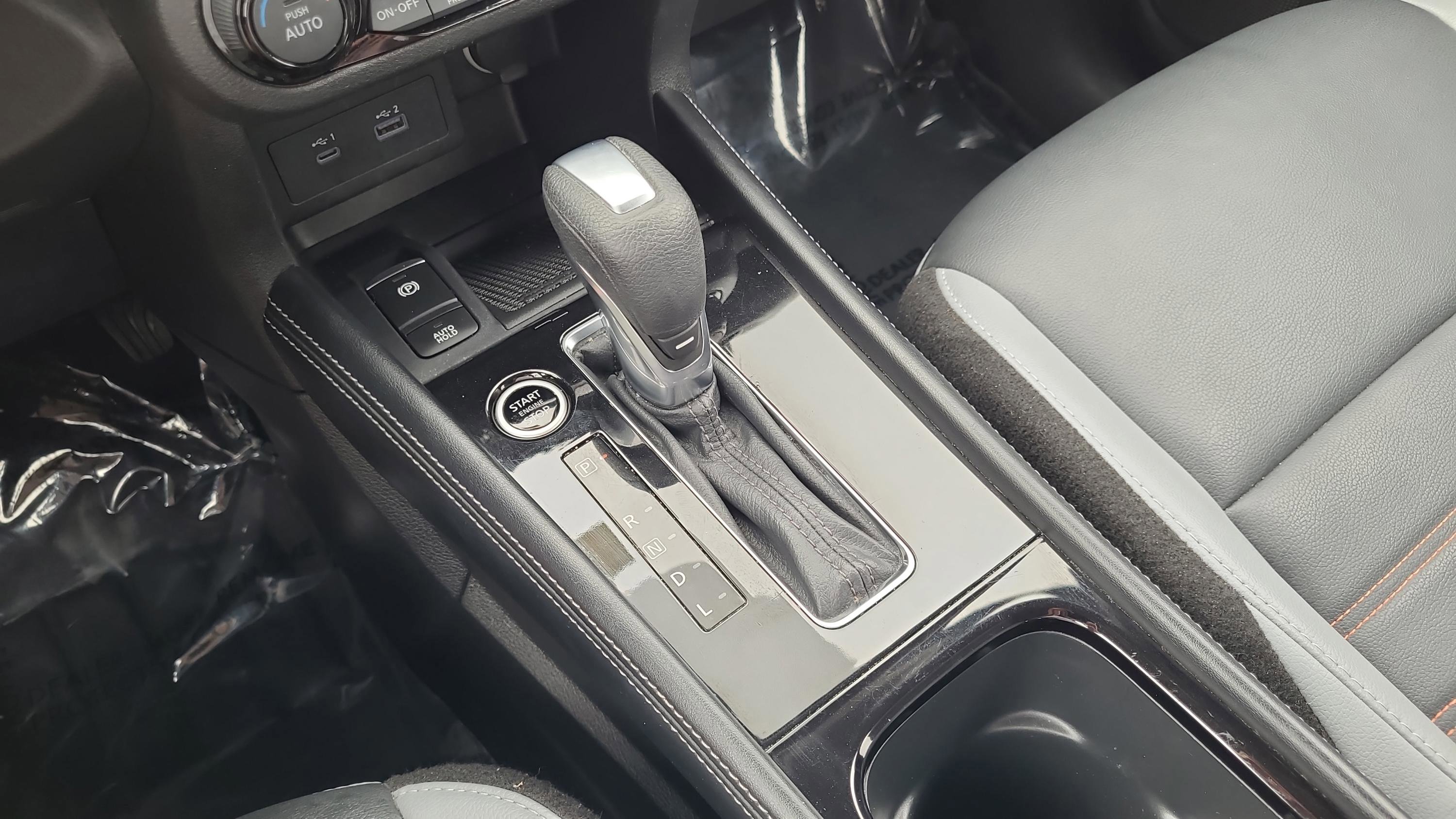 Used 2022 Nissan Kicks SR w/ Premium Package image 23