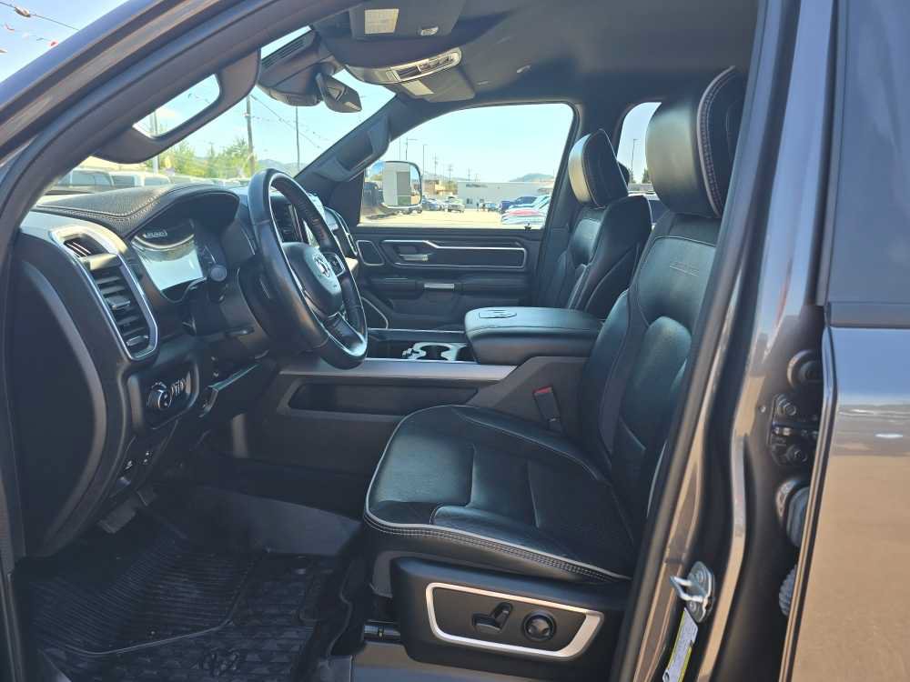 Used 2023 RAM 1500 Laramie AWD/4WD image 9