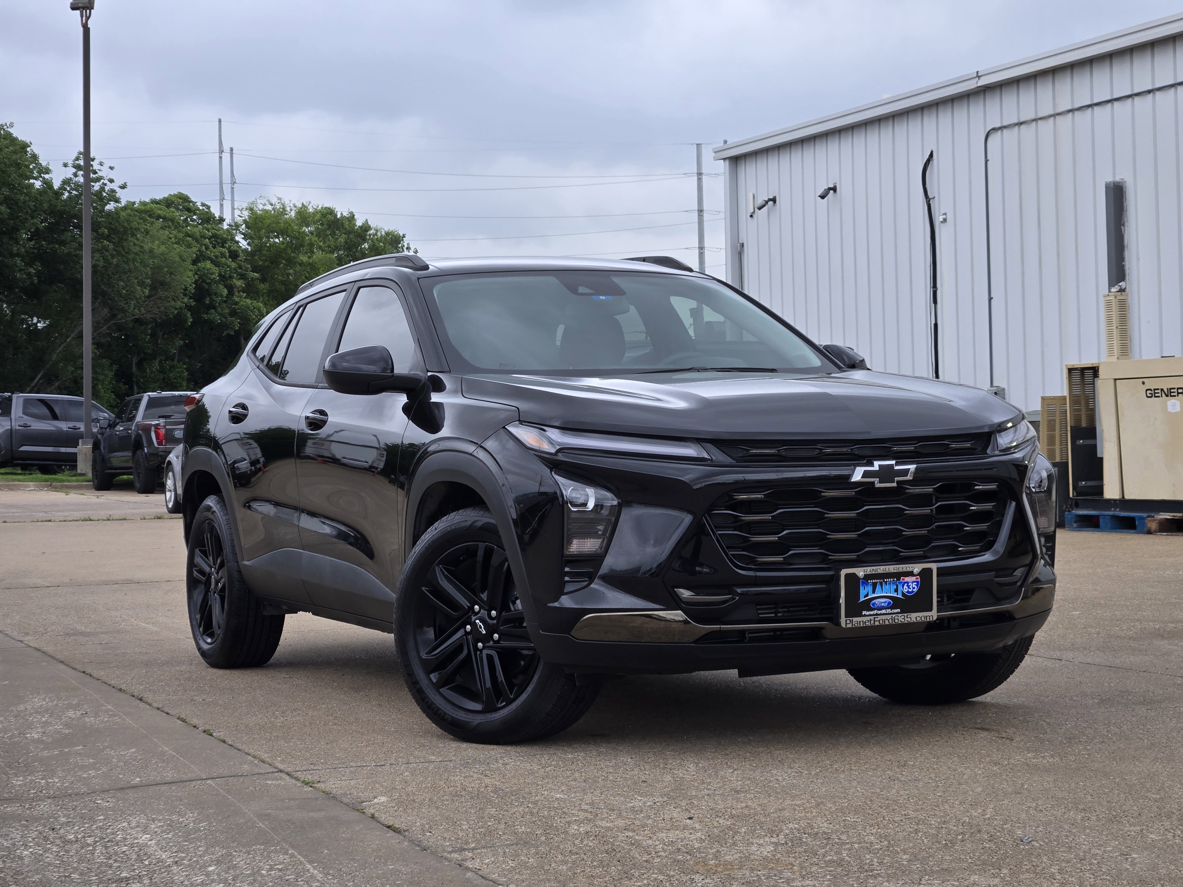 Used 2025 Chevrolet Trax ACTIV FWD image 1