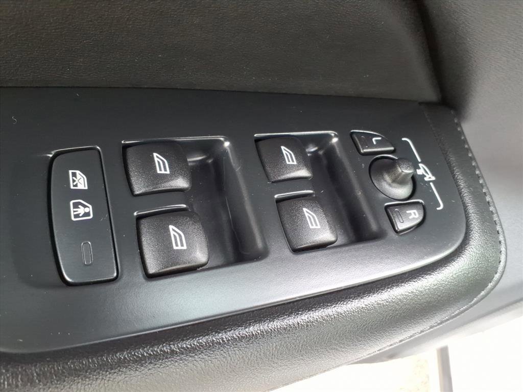 Used 2024 Volvo S60 B5 Plus image 17