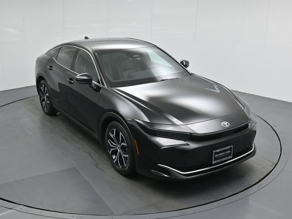 Used 2024 Toyota Crown Limited image 34