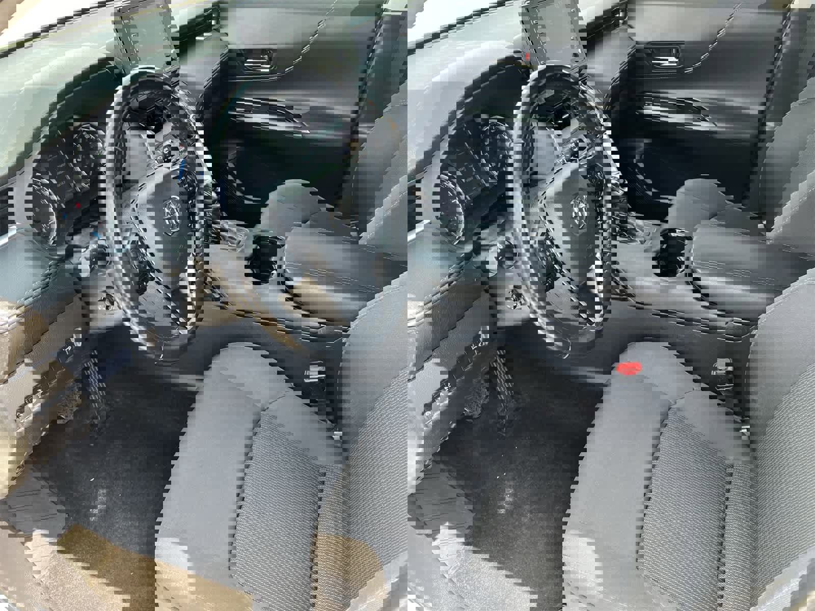 Used 2021 Toyota Venza LE image 10